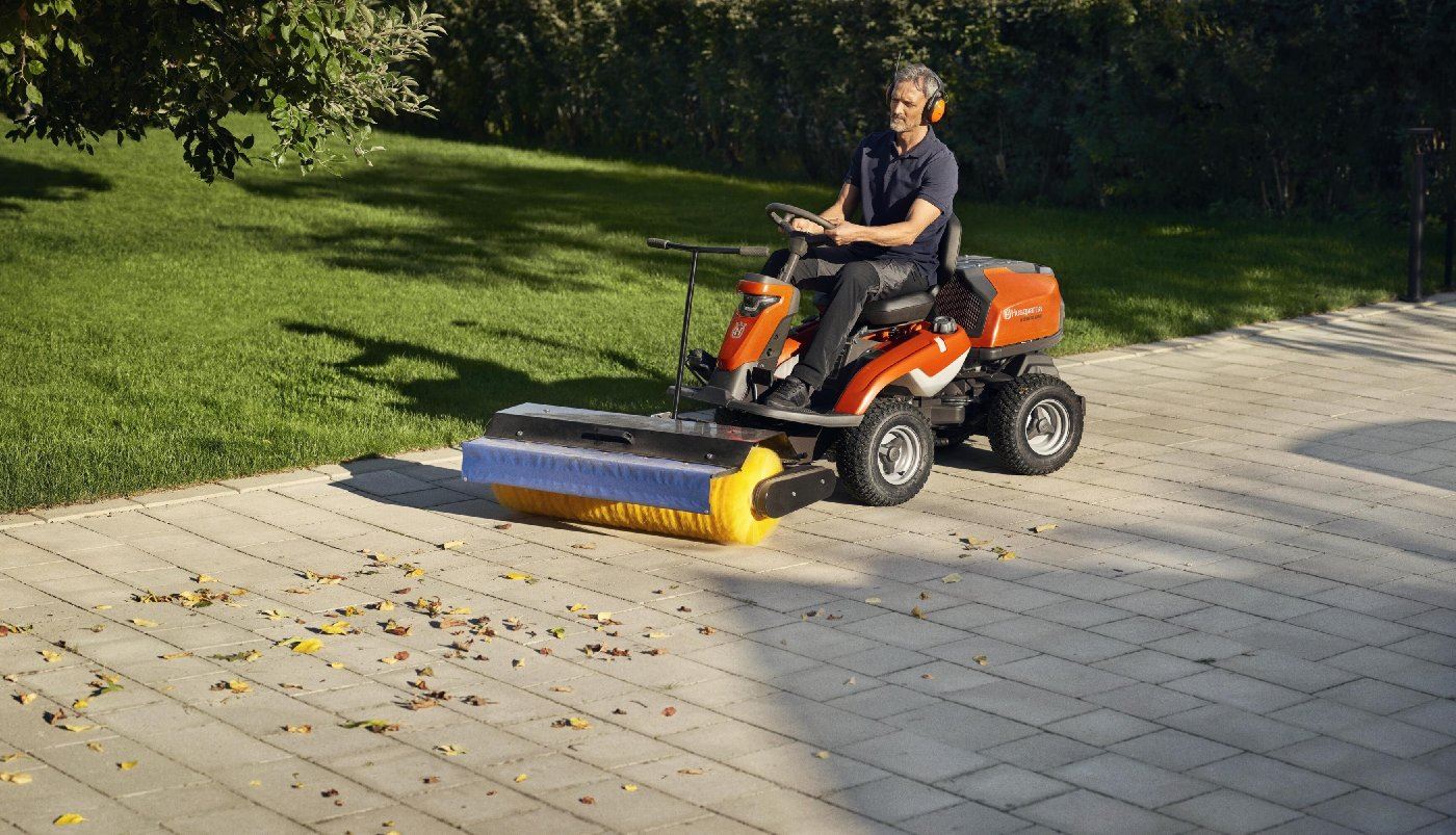 Husqvarna Profi Allrad-Frontmäher R 316TsX AWD - Grundgerät ohne Mähwerk